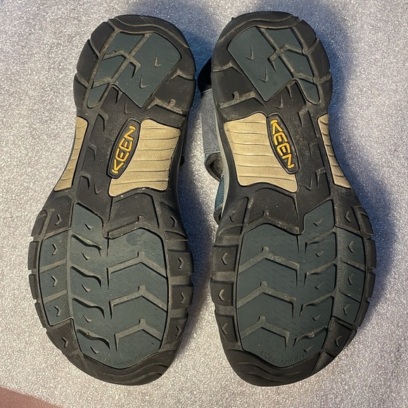 Men\'s KEEN Newport H2 Closed Toe Water Sandals Blue 9.5 style 1001938 main image 5